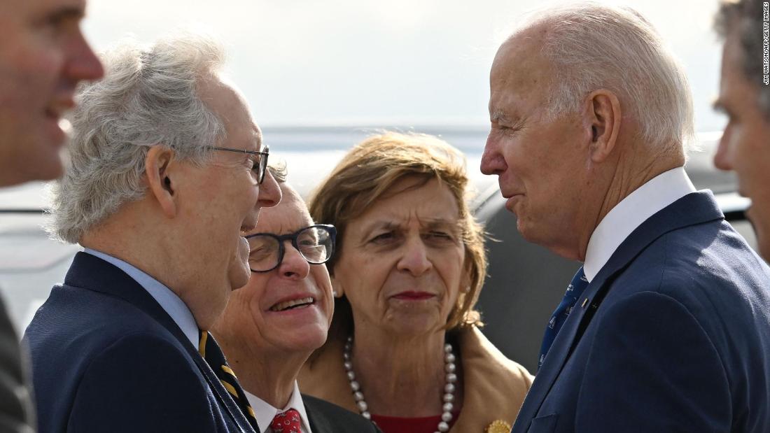 biden-and-mcconnell-show-off-their-bipartisan-bonafides-in-kentucky