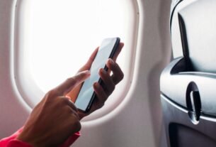 here’s-the-real-reason-to-turn-on-airplane-mode-when-you-fly