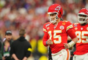 how-much-does-it-cost-to-be-a-chiefs-fan-in-2024?-here’s-how-to-watch-every-game-this-season