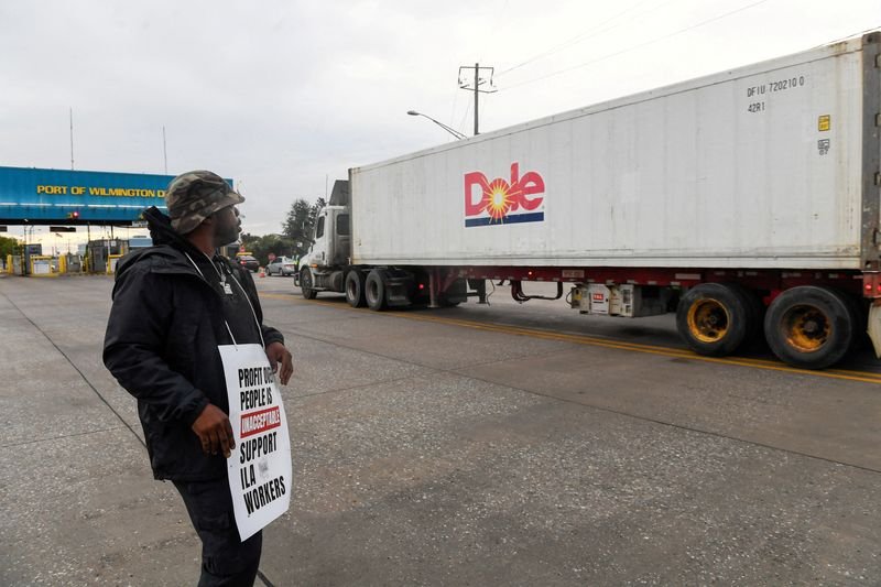 us-port-strike-disrupts-hamburger-supplies,-frozen-seafood