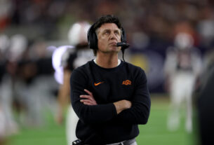 oklahoma-state-coach-mike-gundy-was-head-butted-by-his-cattle-during-bye-week,-dealing-with-bloody-eye