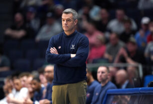 tony-bennett,-longtime-virginia-men’s-basketball-coach,-unexpectedly-retires-before-start-of-the-season