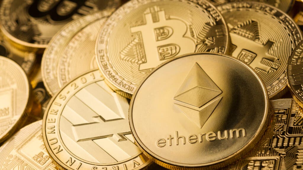 michael-van-de-poppe-says-bitcoin,-ethereum-and-altcoins-close-to-the-point-where-investors-can-‘buy-the-dip’