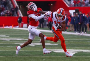 no.-25-illinois-gets-40-yard-td-with-4-seconds-left-for-38–31-win-over-rutgers