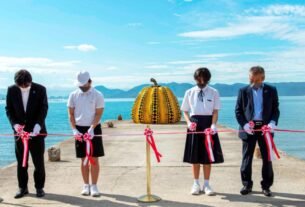 yayoi-kusama’s-yellow-pumpkin-sculpture-is-back-on-naoshima-island,-japan