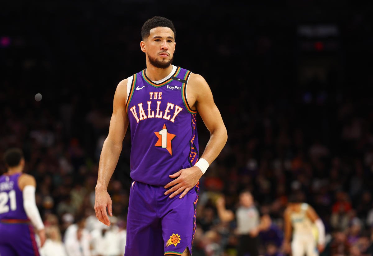 devin-booker-out,-other-all-stars-questionable-for-nba’s-christmas-day-slate