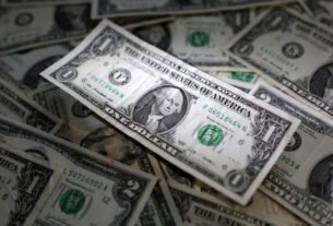 dollar-stands-tall-in-2024,-propped-up-by-cautious-fed,-trump-trade