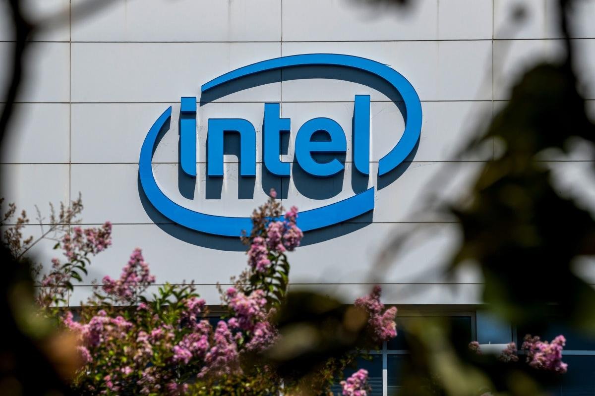 intel-to-turn-venture-arm-into-separate-firm-with-new-name