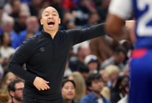 clippers-coach-tyronn-lue-rips-his-team-after-loss-to-the-lakers