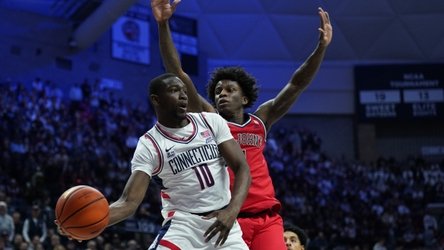 no-19-uconn-gives-away-double-digit-lead-in-68-62-loss-to-no-12-st.-john’s