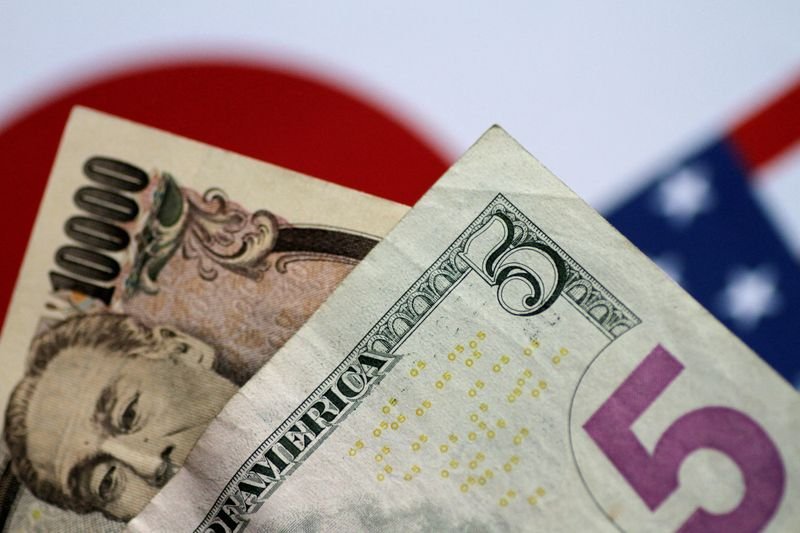 yen-climbs-on-boj-outlook,-yuan-helped-by-prospect-of-trade-deal