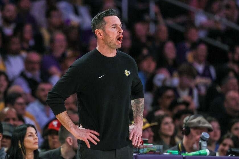 hernandez:-lakers-find-an-identity,-forged-by-a-true-leader-in-jj-redick