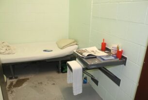 in-a-broken-mental-health-system,-a-tiny-jail-cell-becomes-an-institution-of-last-resort