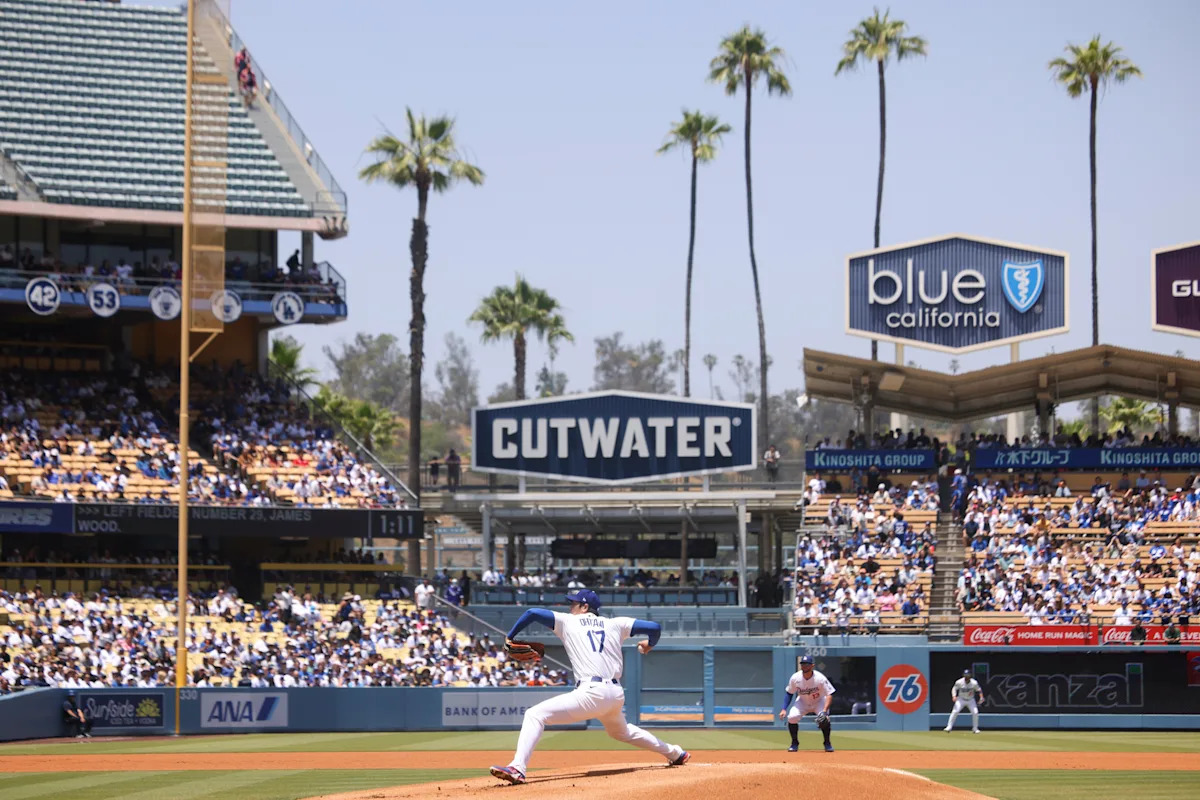 ohtani-may-return-to-mound-saturday-in-kansas-city,-manager-dave-roberts-keeps-option-open-ended
