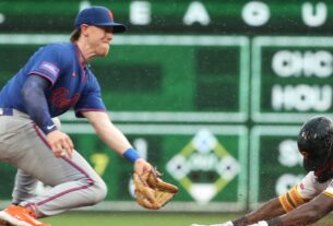 rain-delay-kills-mets'-momentum,-bullpen-melts-down-late-in-9-2-loss-to-pirates