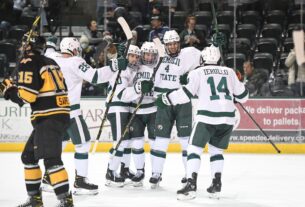 owen-sillinger,-will-zmolek-sign-ahl-deals;-7-other-former-beavers-ink-pro-contracts