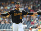 paul-skenes-extends-incredible-streak-during-pirates-diamondbacks