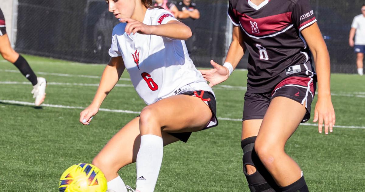 register-herald-athlete-of-the-week:-sophomore-holly-leaves-mark-on-oak-hill-girls-soccer