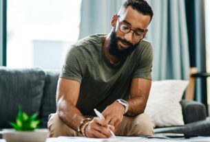 rachel-cruze-shares-10-chatgpt-approved-tips-to-stop-overspending