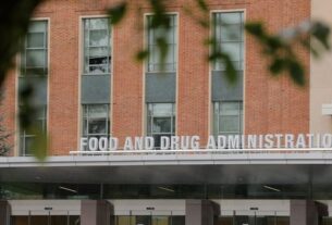 fda.-scientists-are-reinstated-at-agency-food-safety-labs
