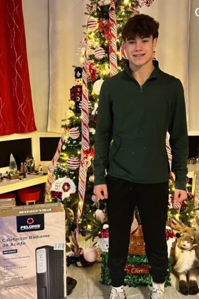 hs-football-players-gain-perspective-helping-vets