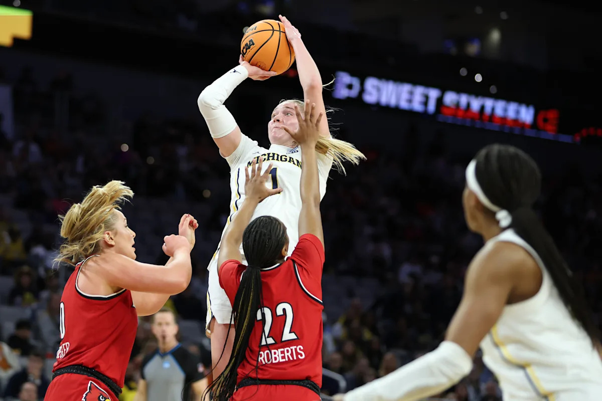 michigan-runs-away-with-victory-over-louisville,-reaches-second-ever-elite-eight