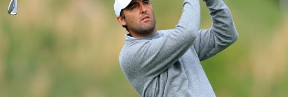 no.1-scheffler-grabs-share-of-pga-lead-as-mcilroy-endures-misery