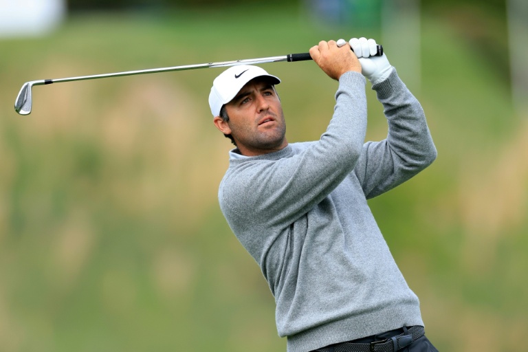 no.1-scheffler-grabs-share-of-pga-lead-as-mcilroy-endures-misery