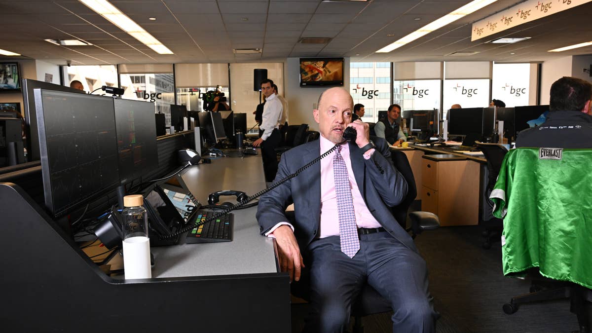 jim-cramer-sends-a-stern-message-to-spacex-buyers