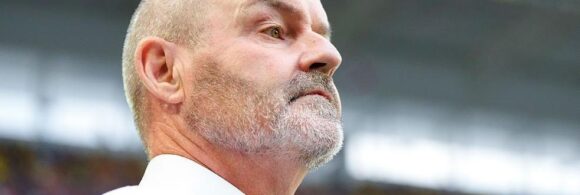 clarke-steps-down-as-scotland-boss-after-world-cup-exit