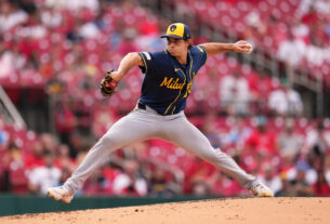 gasser-pitches-career-best-7-2/3-innings-in-10-2-win-as-brewers-sweep-cardinals-in-doubleheader