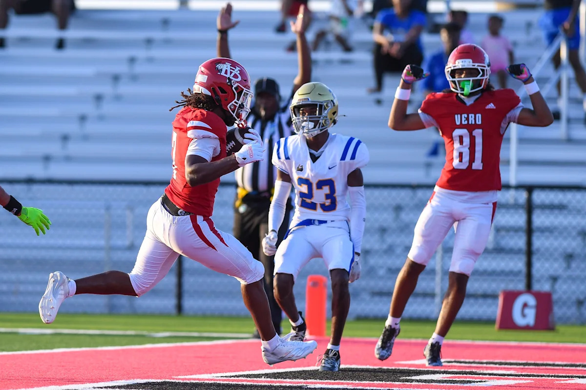 jayden-lockhart-sparks-vero-beach-vs.-cardinal-newman-in-preseason