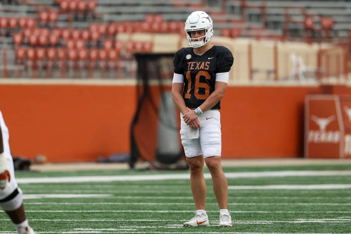 longhorns-daily-news:-four-texas-players-earn-walter-camp-player-of-the-year-watch-list-nod