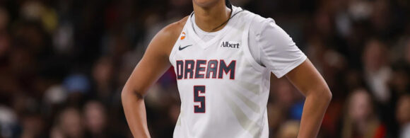 dream-star-angel-reese-records-a-perfect-shooting-first-half-vs.-sparks