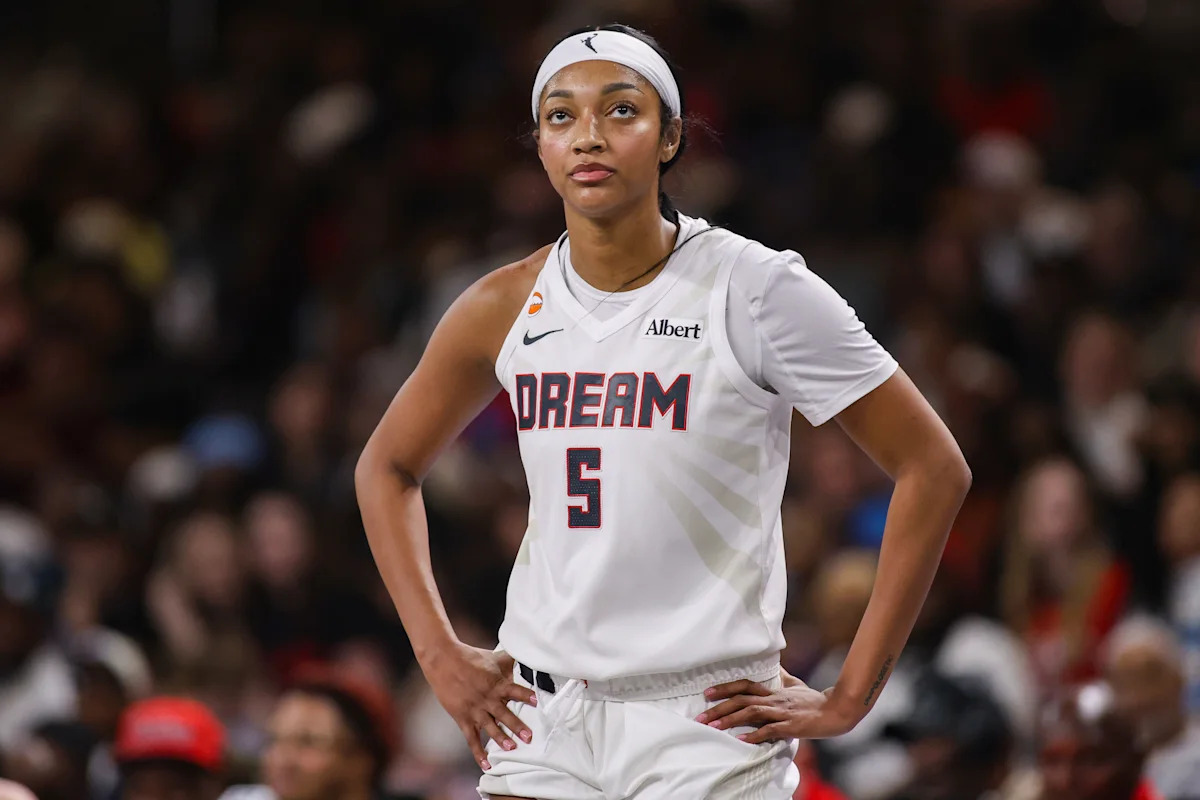 dream-star-angel-reese-records-a-perfect-shooting-first-half-vs.-sparks