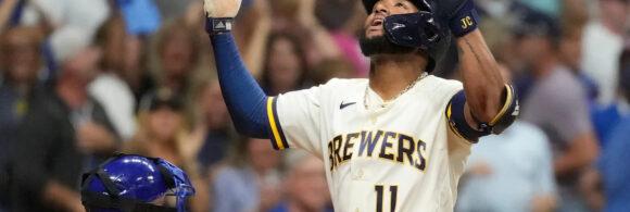 brewers'-jackson-chourio-continuing-to-perform-his-best-in-clutch-moments