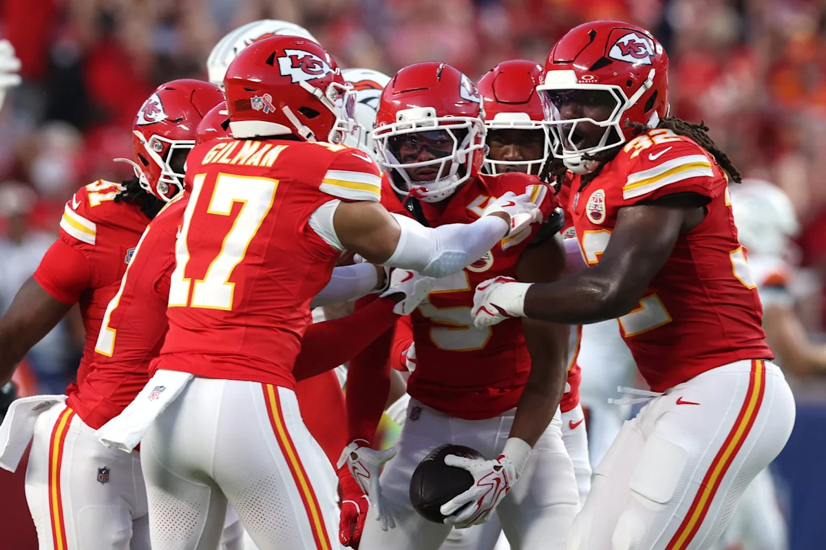 ‘genius…’-fans-in-awe-after-seeing-kansas-city-chiefs-use-unique-tactic-against-denver-broncos