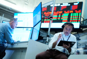 pressure-from-the-bond-market-hits-a-new-level,-and-us-stocks-slide-on-worries-about-inflation