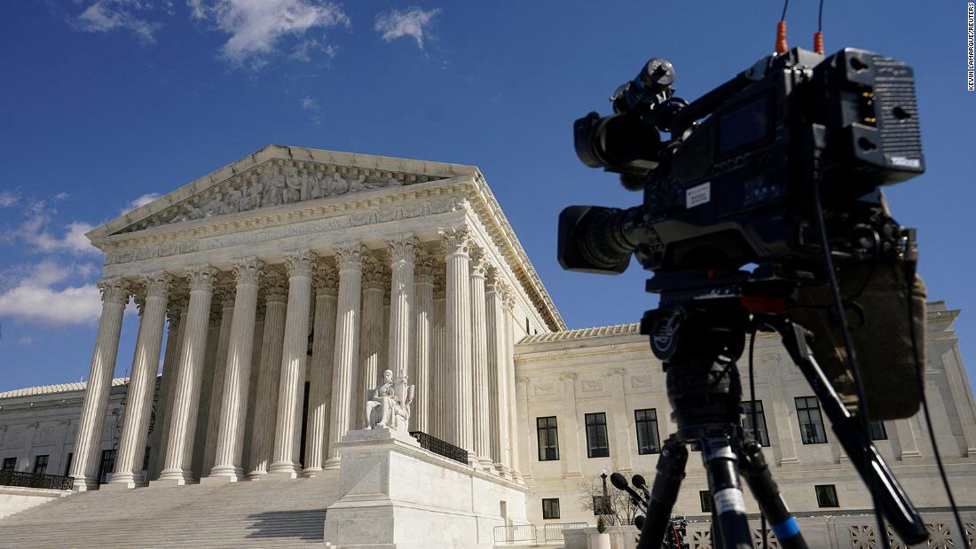 anti-abortion-doctors-urge-supreme-court-to-keep-mifepristone-restrictions-in-place