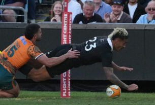 after-a-dominant-1st-half,-new-zealand-beats-australia-43-21-in-the-2nd-bledisloe-rugby-test