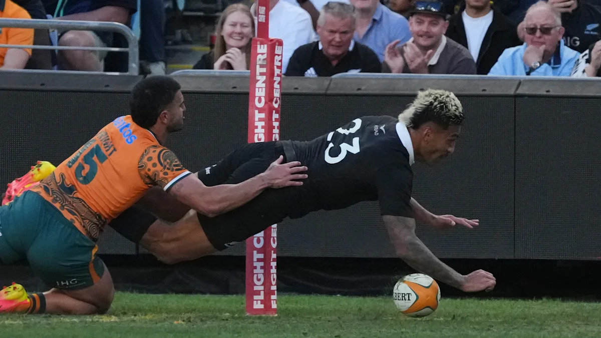 after-a-dominant-1st-half,-new-zealand-beats-australia-43-21-in-the-2nd-bledisloe-rugby-test